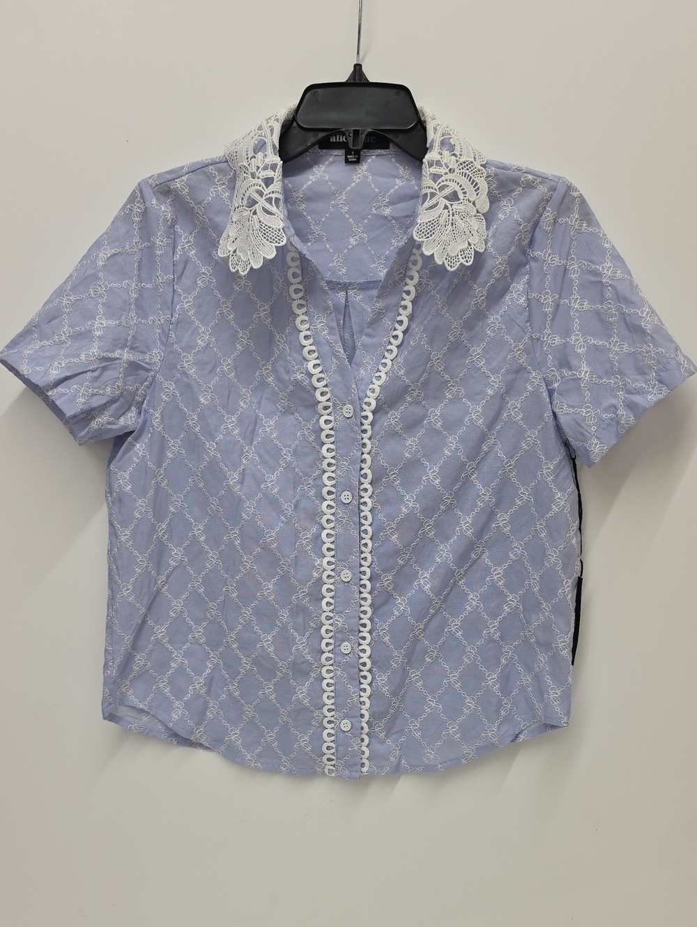 NWT Alice Blue Light Blue Lace Trim Button-Down Shirt Size Small